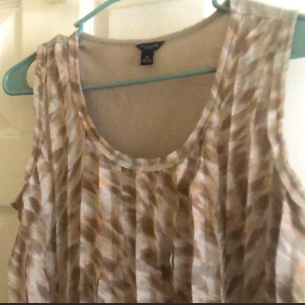 Women's Ann Taylor Tank Top - Picture 2 of 3